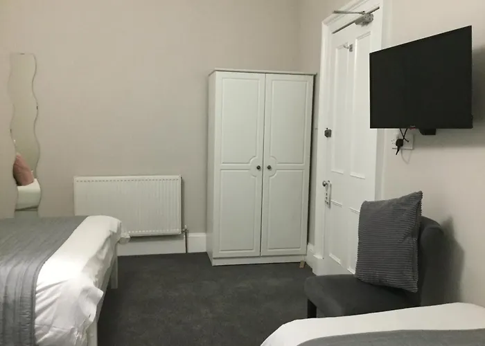 Cheap hotel: Amaryllis Guest House