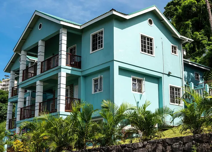 Golden Palms Apartment