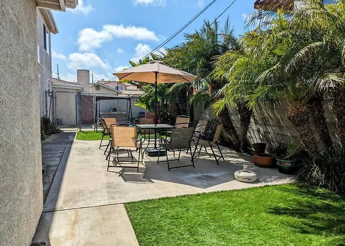 5 Minutes To South Bay Beaches! Private 2 Bedroom 2 Bath 2 Level Home With Patio Excellent Value!