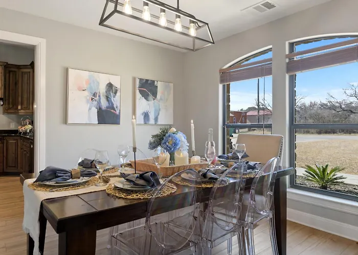 Waterfront House On Lake Lbj Cove And Concierge Services