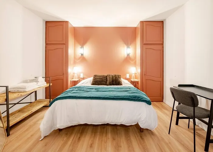 Cozy Alpine Apartment Sleeps 4, Private Parking