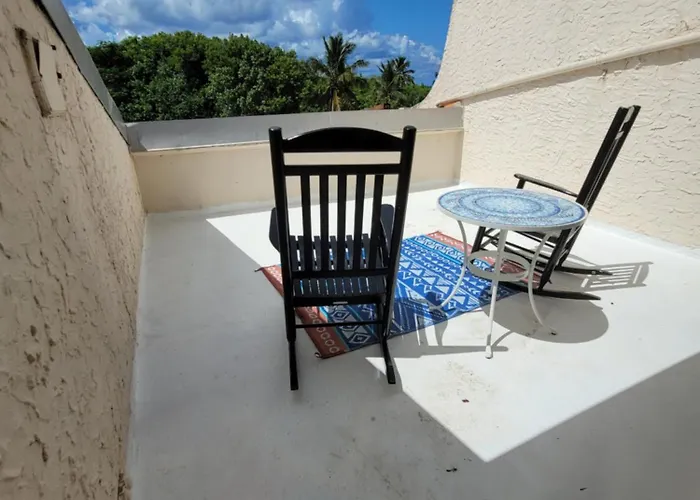 Sea Turtle Condo With Loaded Amenities