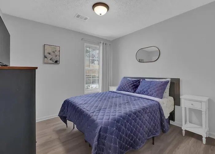 The Smart Stay ! New Remodel! Minutes From Atlanta