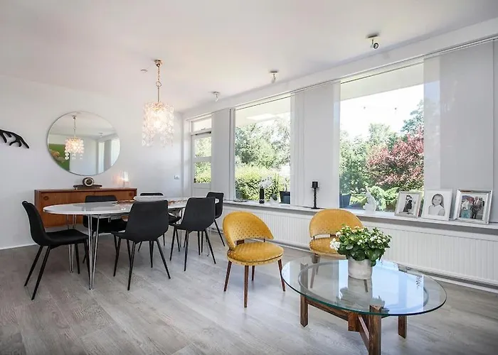 Bright House For 6 People, With Hut Tub In Garden