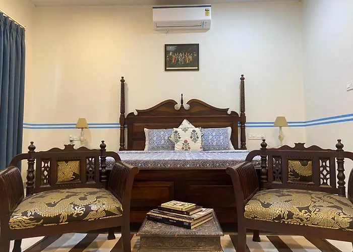 A Heritage Homestay - Kishore Niwas Haveli In The Old City