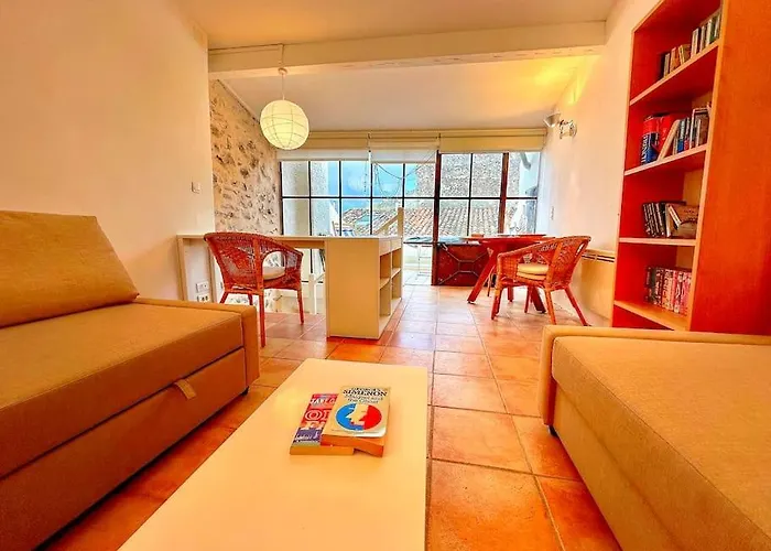 Appartement avec terrasse tropezienne, Aups