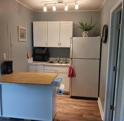 2 Bedroom Apartment In Marianna