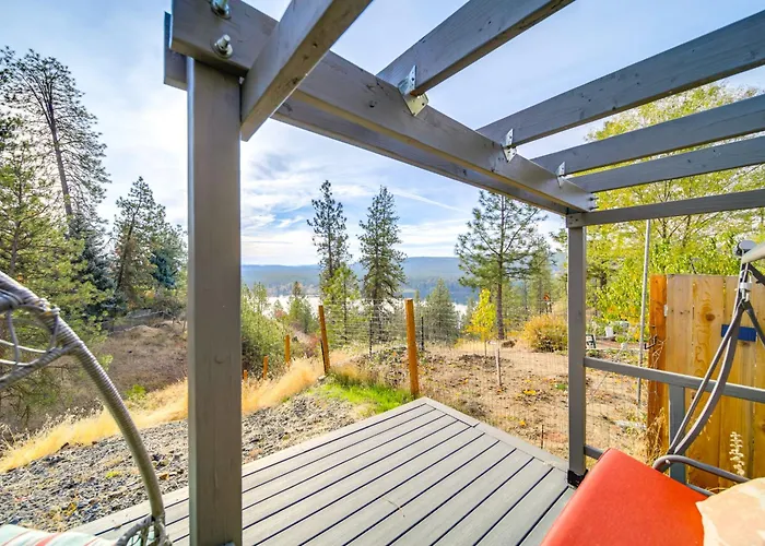 The Overlook Gem: Stunning Views & Serenity Awaits