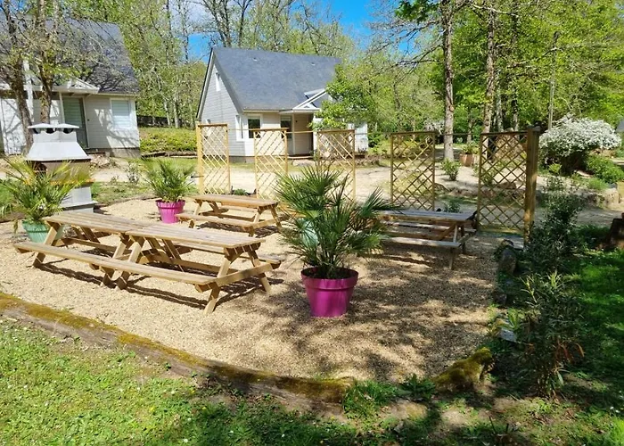 Les Chalets de SAUMUR, Piscine&Parc boisé, 100m du CadreNoir