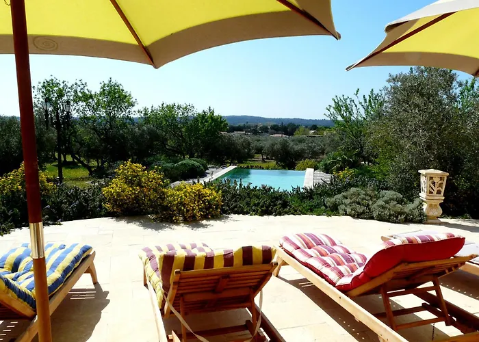 Luxury Mas With Private Infinity Pool In The Heart Of The Alpilles, 10 Persons