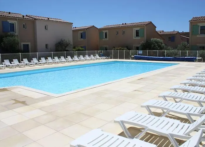 pleasant gîte, with collective heated swimming pool, in the heart of the alpilles in mouriès, 4/6 people.