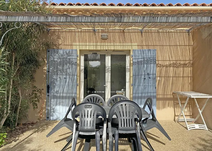 pleasant gîte, with collective heated swimming pool, in the heart of the alpilles in mouriès, 4/6 people.
