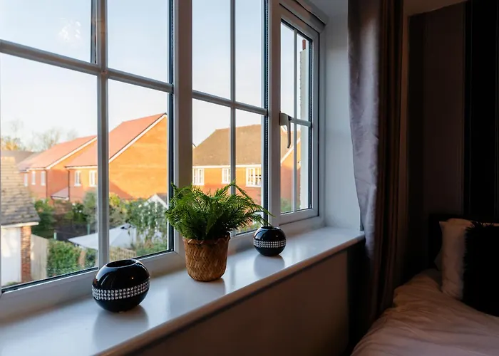 Chichester Retreat House With Free Parking