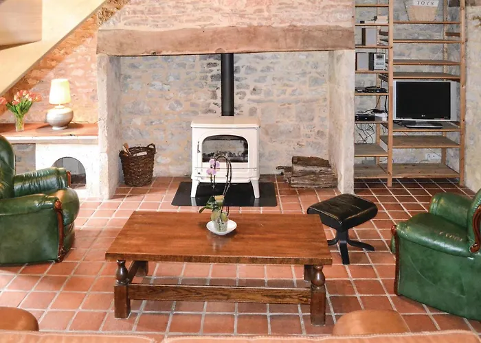 2 Bedroom Awesome Home In Padirac