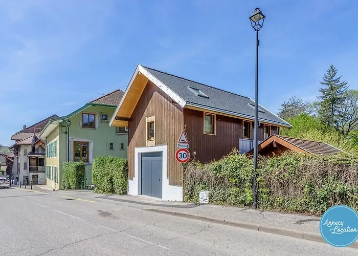 Renovated Chalet In The Heart Of Menthon