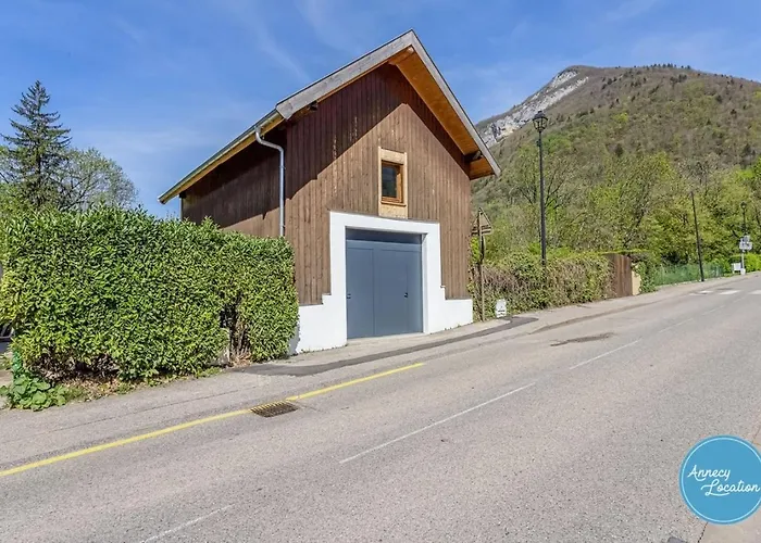 Renovated Chalet In The Heart Of Menthon
