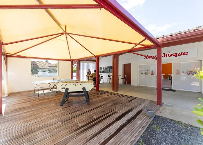 Oihana grand chalet de 2 à 6 pers climatisé avec piscine vue et calme à Hasparren-Pays Basque