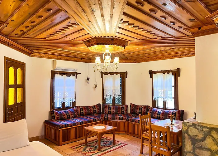 Liya Boutique Hotel & Suites