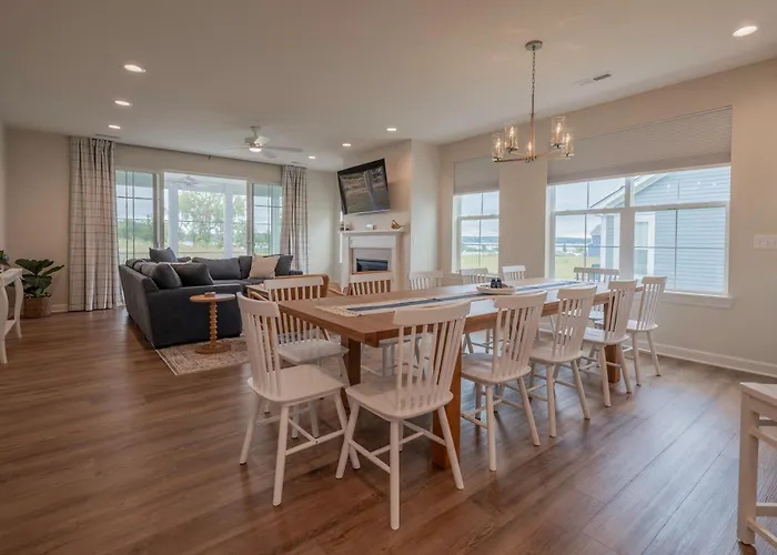 2728 Harbor Court