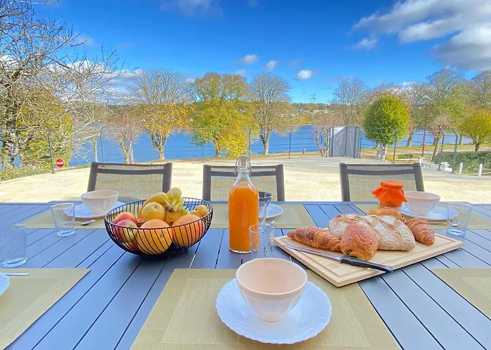 Villa le Menhir 4 Ch au Bord du Lac et Terrasse