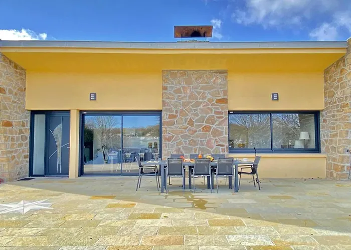 Villa le Menhir 4 Ch au Bord du Lac et Terrasse