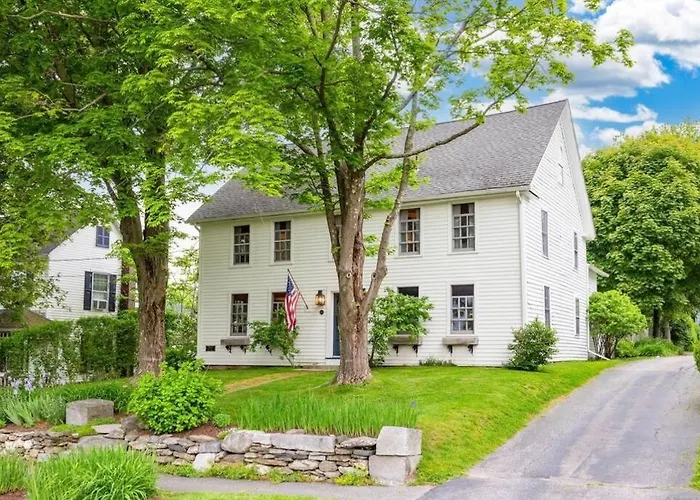 The 1782 Darling House On The Litchfield Green
