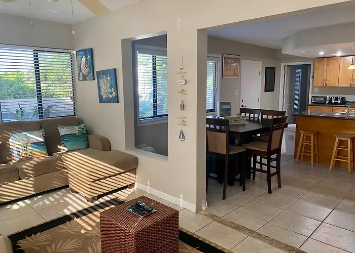 Fabulous One Bedroom In West Bay