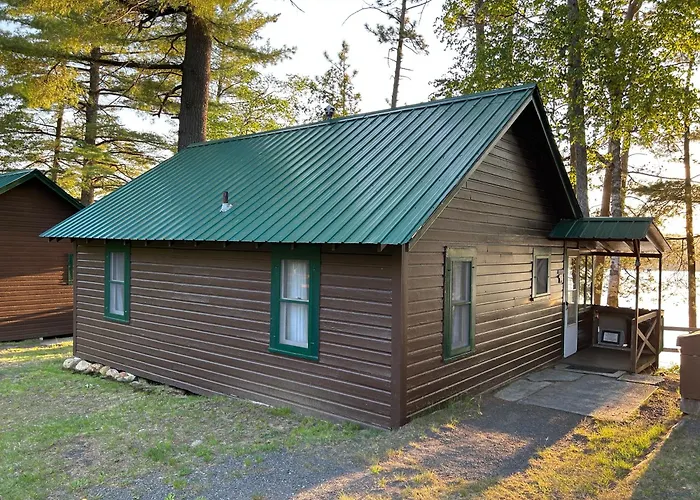 Paddler'S Rest Lakeside Cabins And Motel