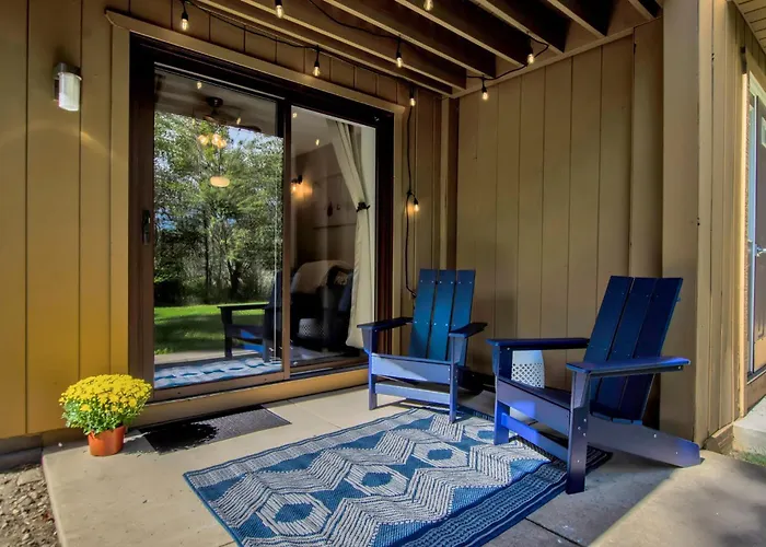 King Bed Patio Scenic Views Pickleball
