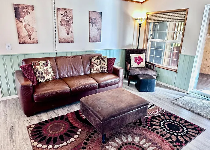 Deer Harbor Cottage & Suites