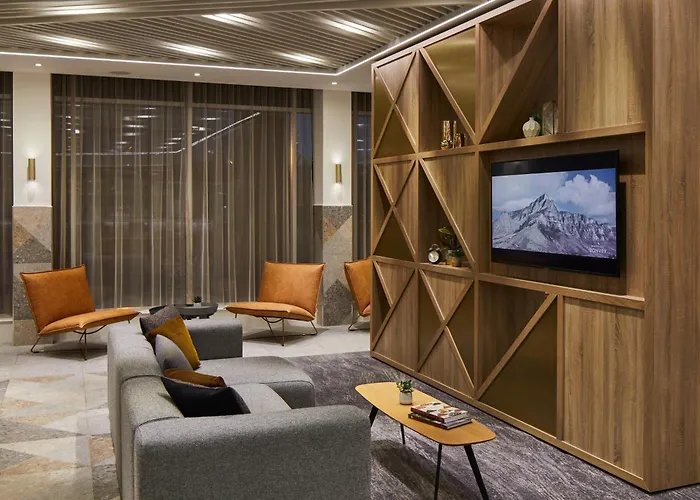 Courtyard By Marriott City Airport