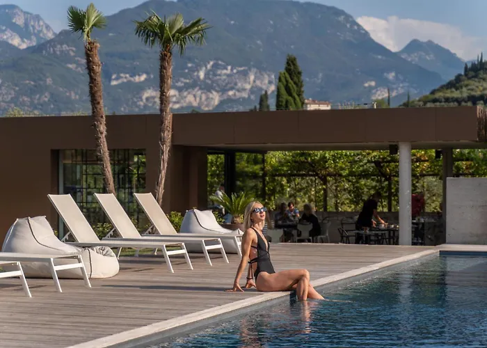 Oleeva Garda Living - Adults Only