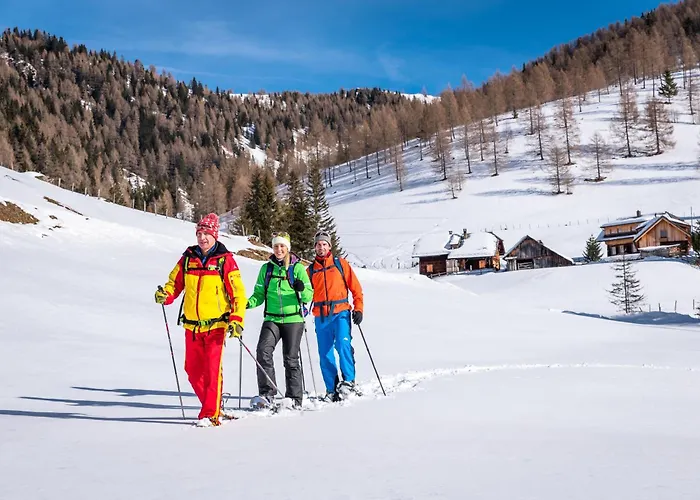 Ping Pong Hotel: Gästehaus Schusser an der Therme, Frühstück, Doppelzimmer und Ferienwohnung