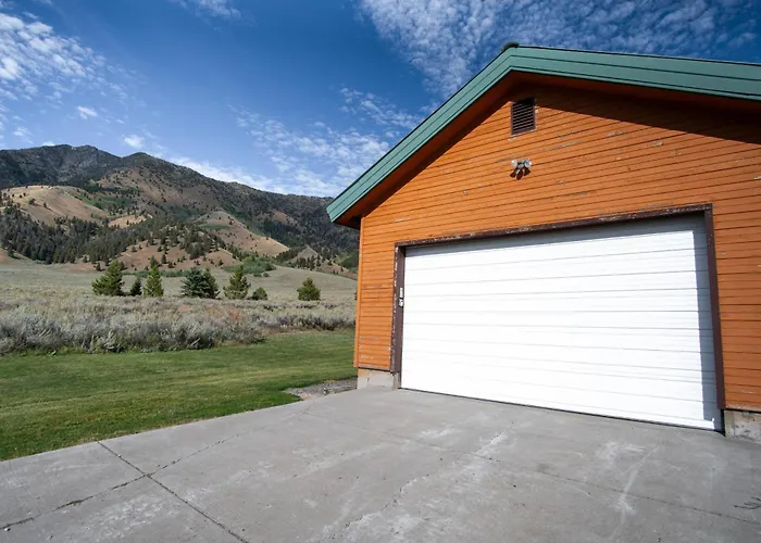 Cozy Henrys Lake Escape - 20 Miles To Yellowstone!