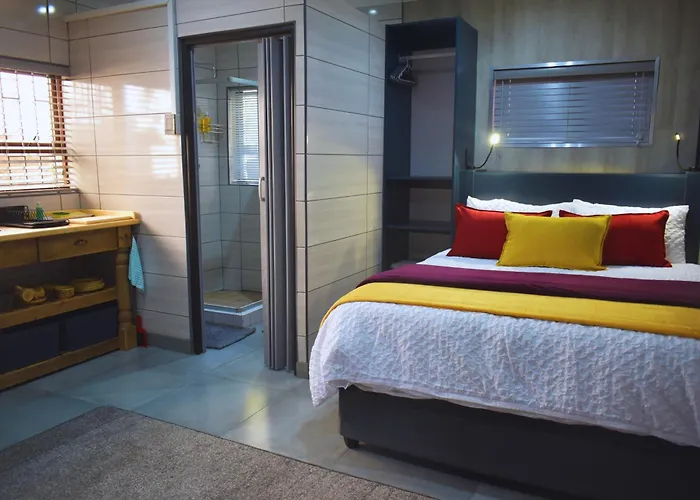 Above The Harbour Solar-Powered Accommodation
