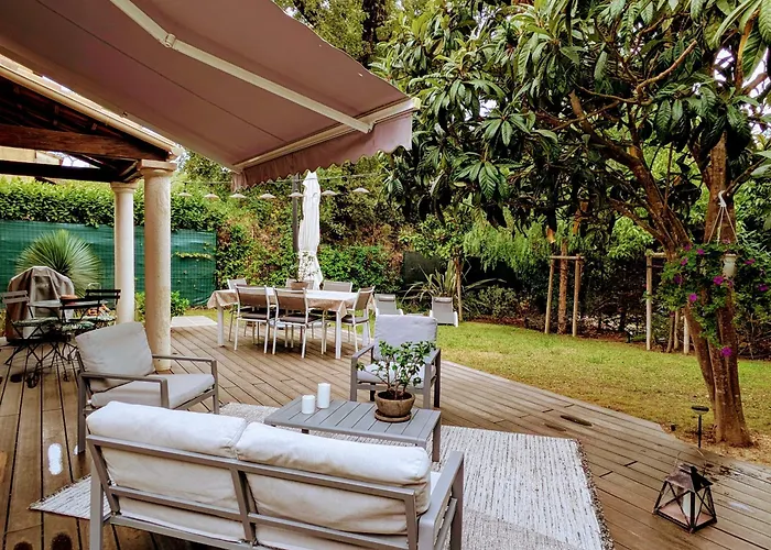 Villa dans un puits de verdure avec piscine résidentielle