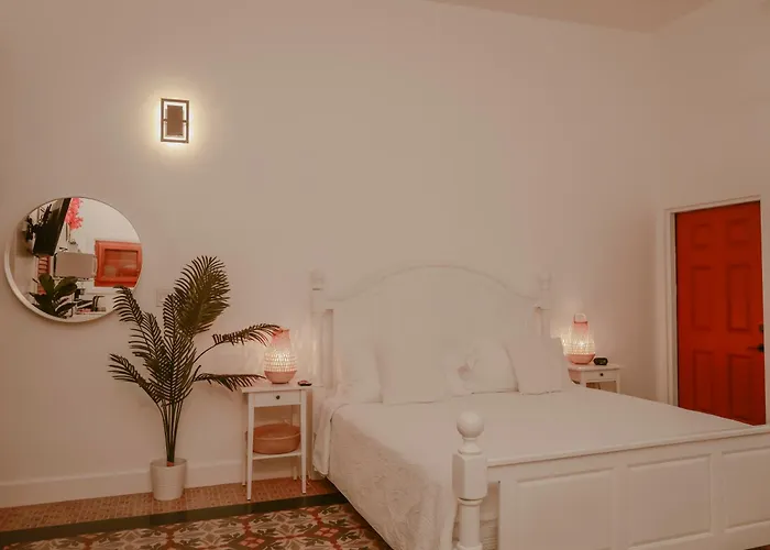 Maison Rouge -Room 1