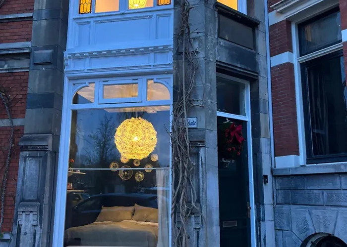 Lovely Small Apartment In 'De Pijp'