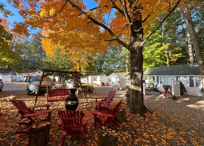 Cottage 8-9 - Year Round - Pet Friendly 50 Fee- Stand Alone 2 Bedroom 2 Bath