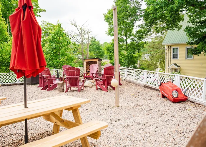 Cottage 11 - Year Round - Pet Friendly 50 Fee- 1 Bed 1 Bath W Courtyard