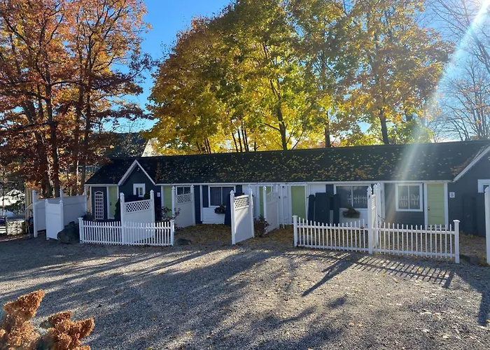 Cottage 10-Pet Friendly-1 Bedroom W Loft 1 Bath