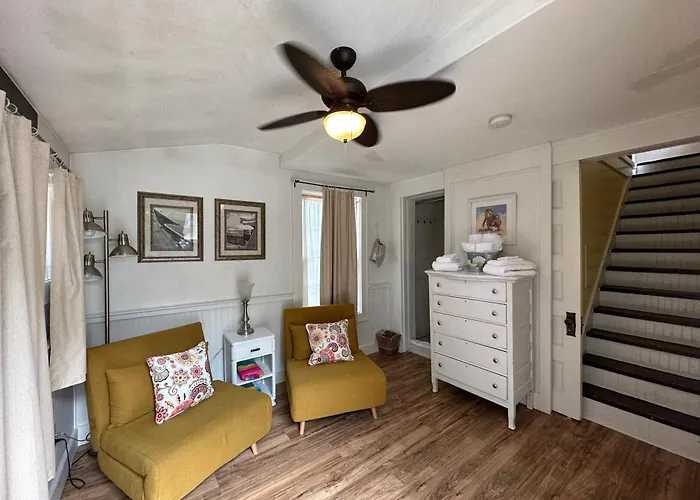 Caretakers -Split Level Pet Friendly 50 Fee