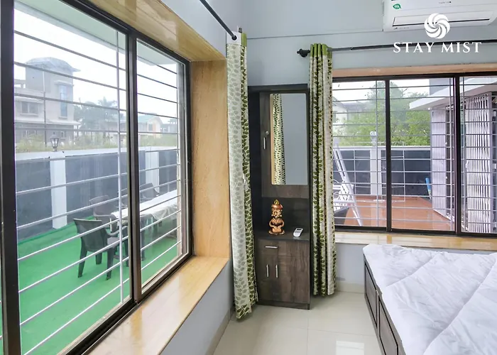 Staymist - Aegis Poolside Villa
