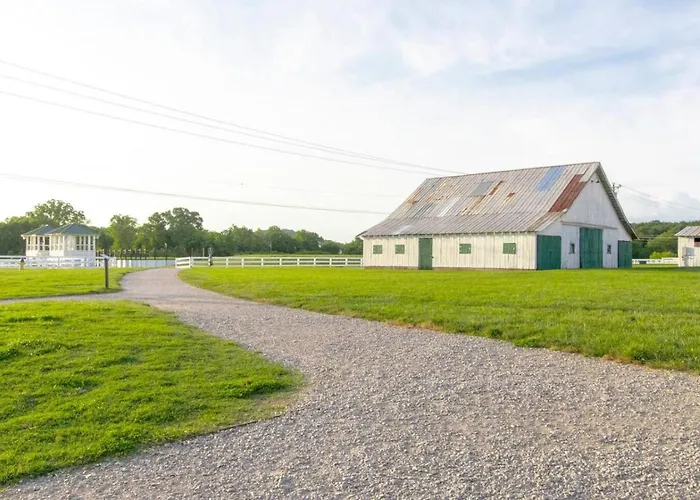 Lovely Three Bedroom Home Historic Franklin Quadplex