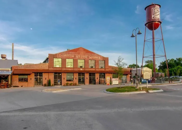 Spacious 3 Bedroom Historic Franklin Quadplex