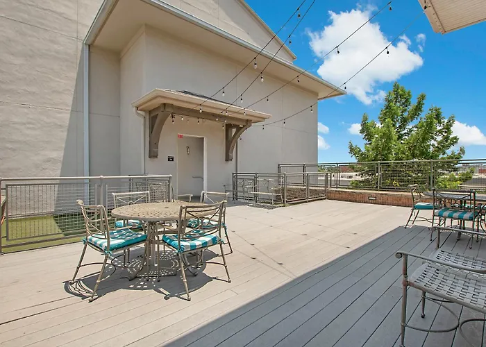 Cowboy Live, Laugh, & Loft Fort Worth 2 Bedroom Loft Downtown