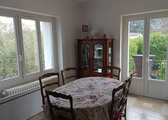 Saint Ambroix Cévennes Gard Ardèche pavillon 6 personnes, tout commerces à pieds