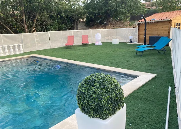 Maison au calme avec piscine à débordement
