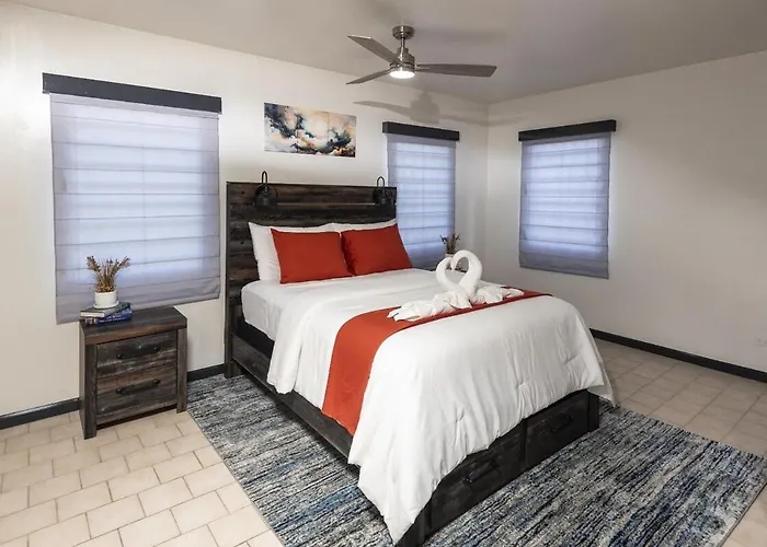 Deany'S Uptop Luxury Suite