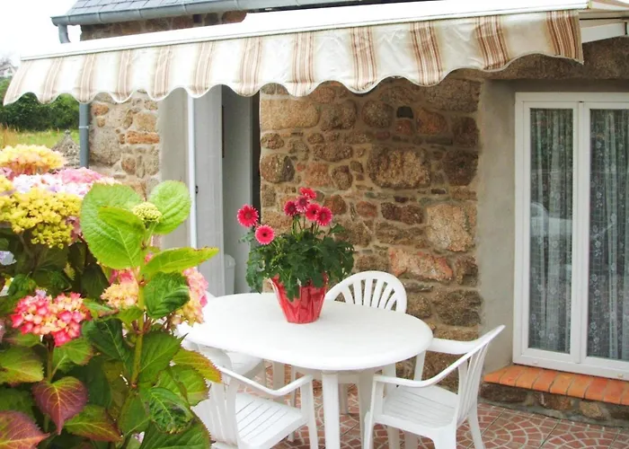 Terraced House In Lanmodez Near Sandy Beaches
